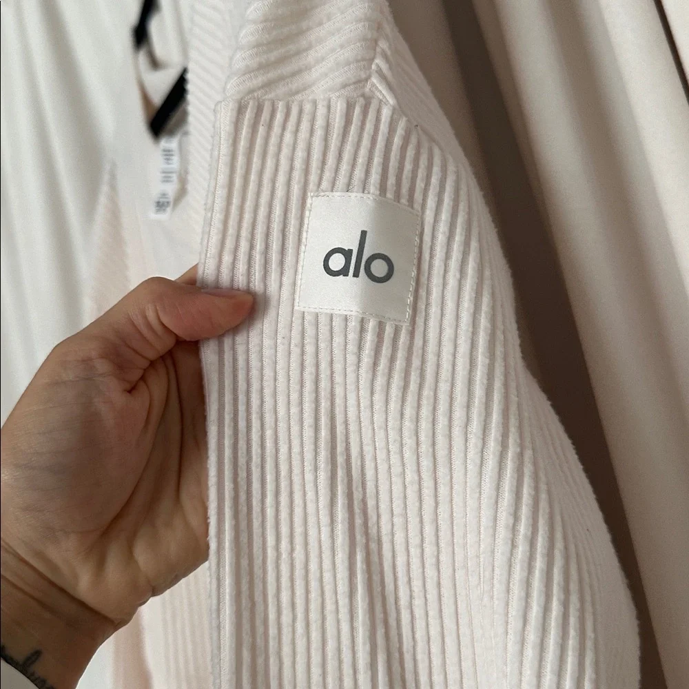 ALO Yoga Ribbed V-Neck Cropped Sweatshirt in Cream - Picture 5 of 7